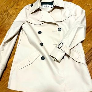 Coach trench coat short